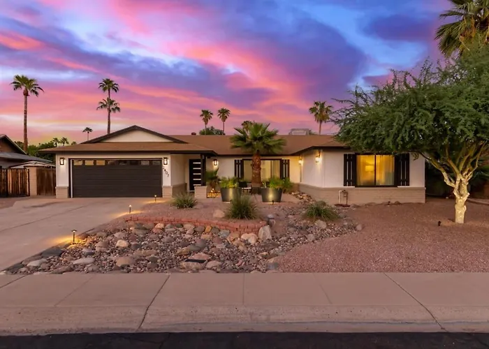 Broadway Palms Family Retreat Holiday home