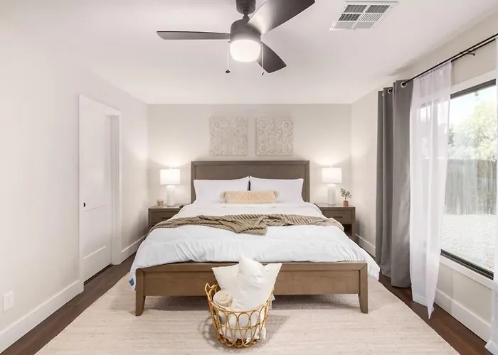 Broadway Palms Family Retreat Holiday home Tempe