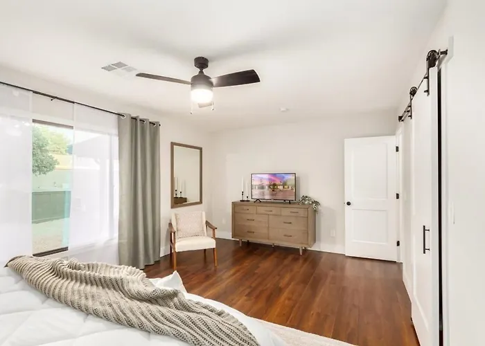 Broadway Palms Family Retreat Holiday home